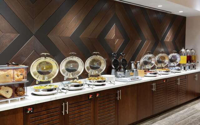 DoubleTree by Hilton Jamestown