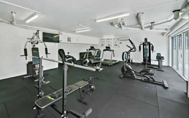 Ground Floor Luxury Oceanfront Apartment