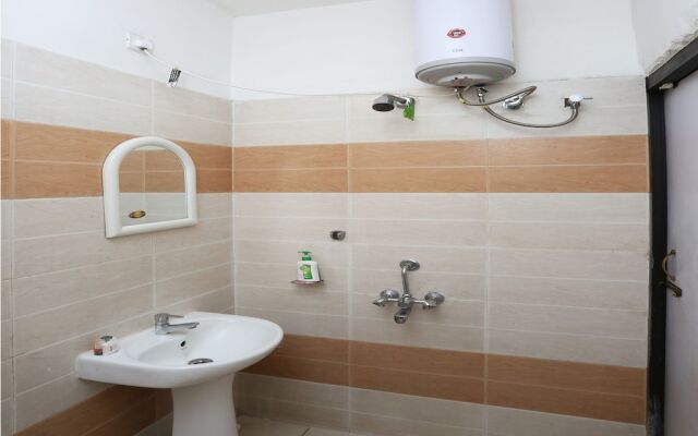 OYO 13288 Hotel Rajashree Inn