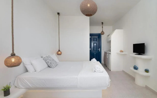 Manolis Studios