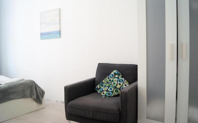 Central 2BR Apt. - Lovely for Long Stays
