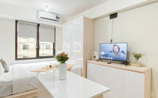 Neat Studio Room Apartment Meikarta