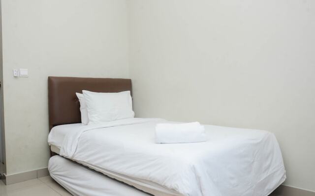 Cozy Stay Studio at Springlake Summarecon Apartment
