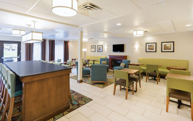 Holiday Inn Express Princeton I 77