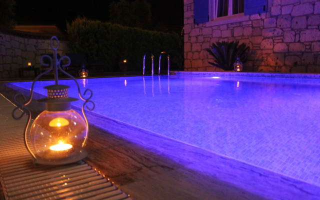 Tarcin Alacati Otel