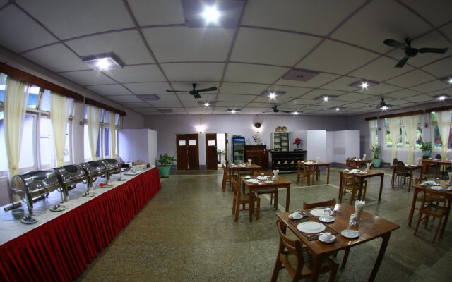 The Floral Breeze Wun Zin Hotel