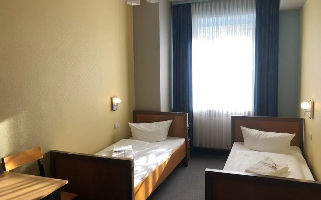 Haus des Volkes - Das Bauhaushotel