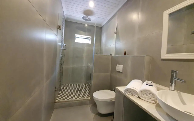 Guest House on Gillian Unit 1