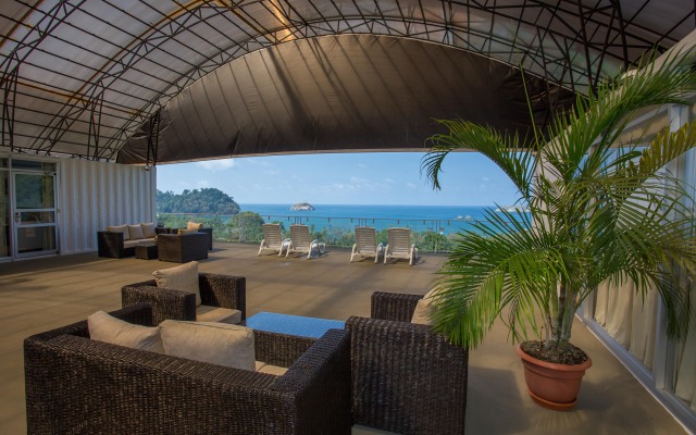 El Faro Containers Beach Hotel