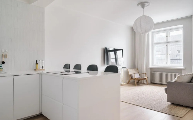 Modern Top-Floor Apt. in Helsinki