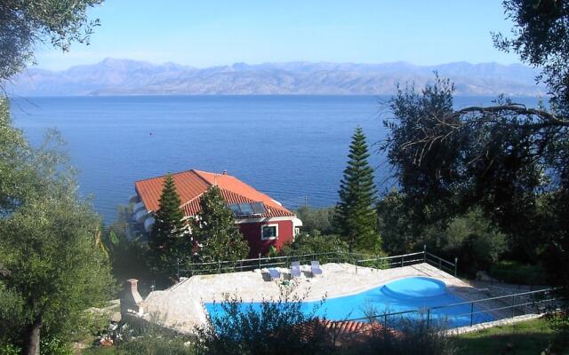 Apraos Bay Hotel In Kalamaki Beach
