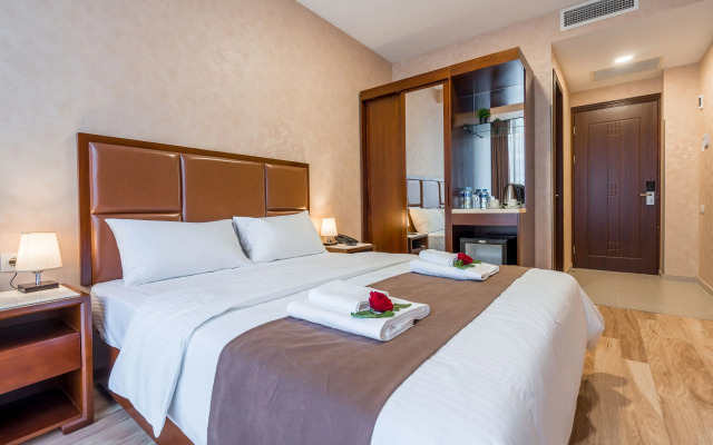 Отель Aura в Дигоми