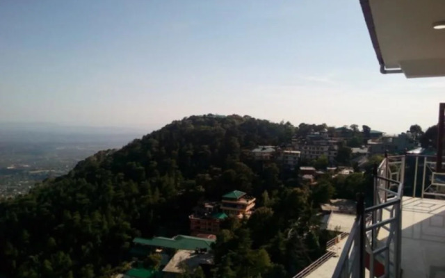 OYO 35461 Deodar Villa