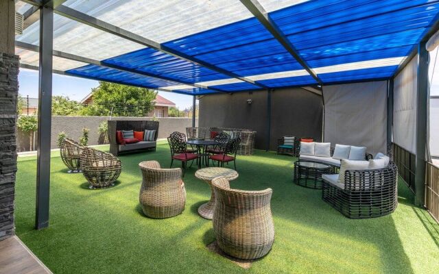 Madamz Bed & Breakfast