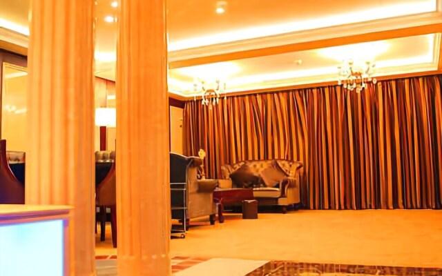 Yuebanwan Hotel (Fat Donglai at Xuchang Railway Station)