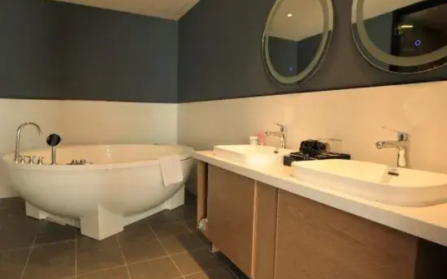 Superior Hotel (Pingdu Renmin Road, Shangjie Food Street)