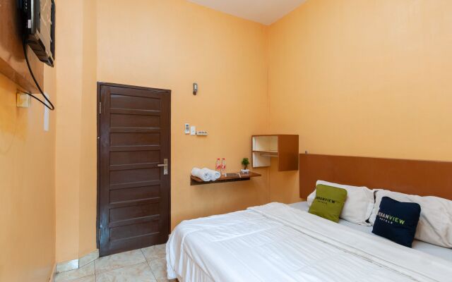 Urbanview Hotel Nisura Homestay Medan by RedDoorz