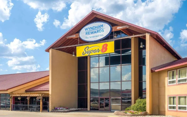 Super 8 Sherwood Park/Edmonton Area