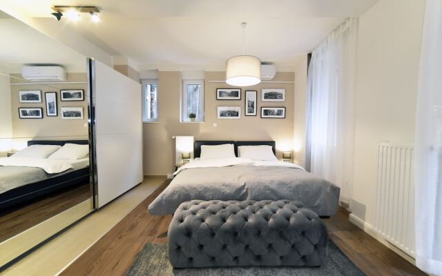 Premium Central Apartment & Room