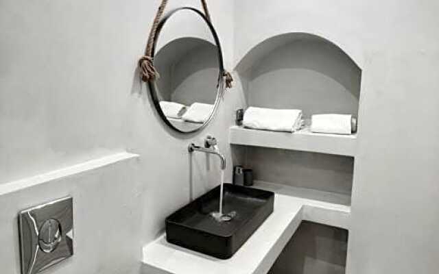 MK4 Cliff Suites
