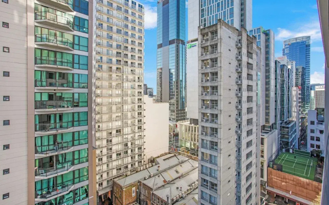 City Hideaway 1 BR Apt with Pool - Gym