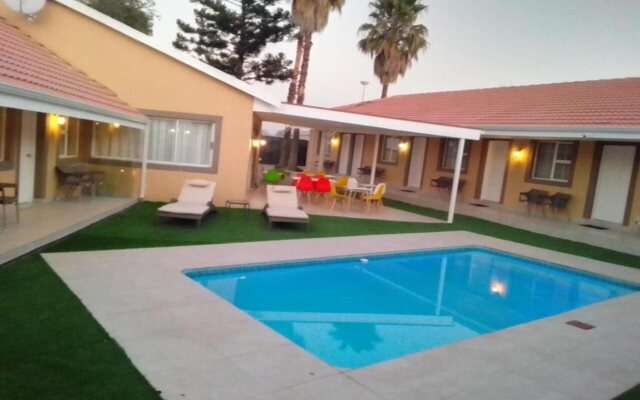 Benoni N12 Hotel