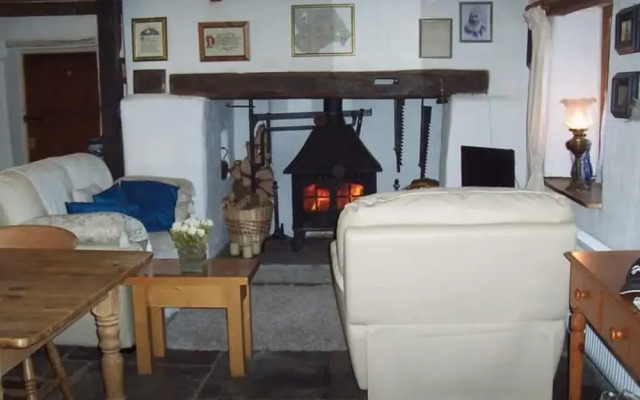 Beautiful 300 Year old Traditional Country Cottage