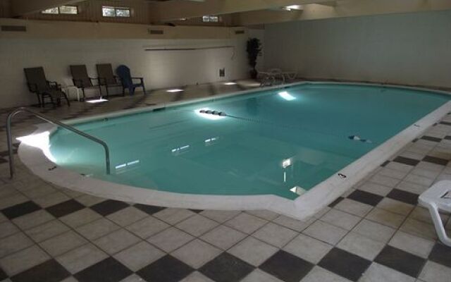 Rodeway Inn & Suites