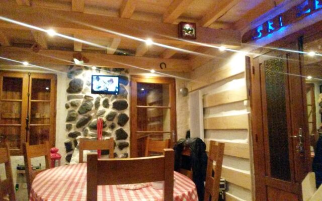 Chalet With 2 Bedrooms in Boutx, With Wonderful Mountain View, Furnished Terrace and Wifi