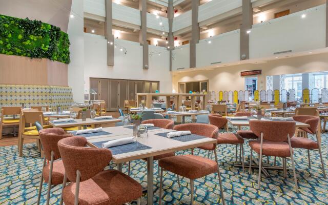 Holiday Inn Orlando - Disney Springs® Area, an IHG Hotel