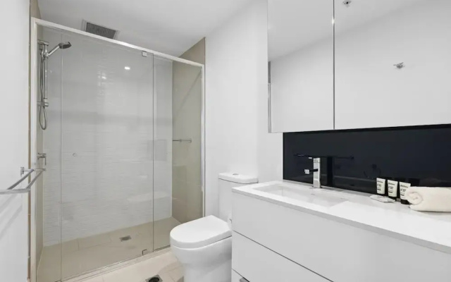 Contemporary 1-bed With Pool Near Brisbane River