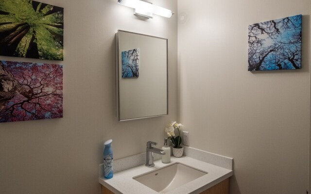 Stylish Cultural District Apartments