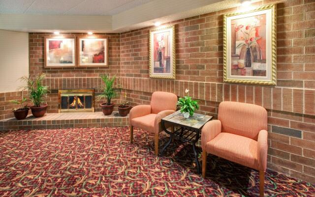 Holiday Inn Express Chicago-Downers Grove, an IHG Hotel