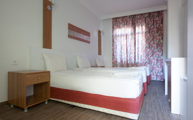 Nergos Side Hotel