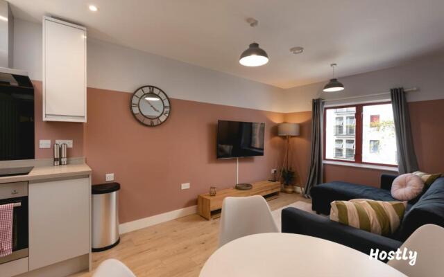 Wesley Gate Apartments - Building 3, by Hostly