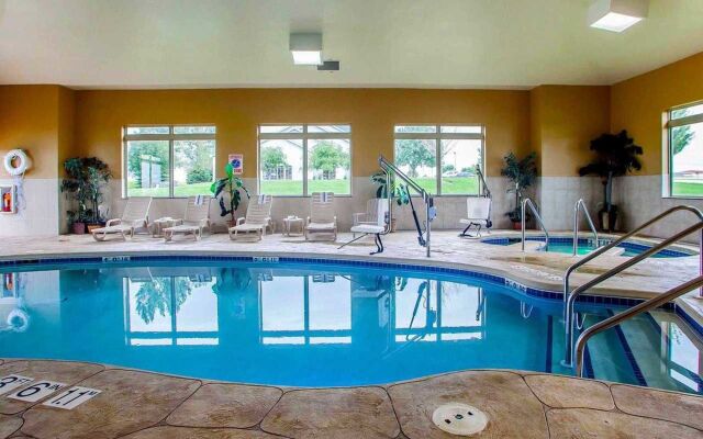 Comfort Inn & Suites Grinnell near I-80