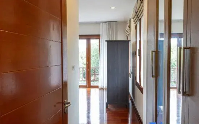 Premium Villa Baan Kinlom Chomlay