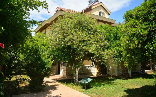 Kemer Monnaroza Villa