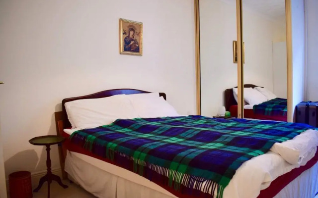 Airy 1 Bedroom Apartment in Central Dublin