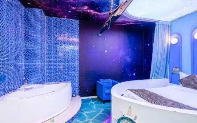 Boli 24 Fang Theme Hotel