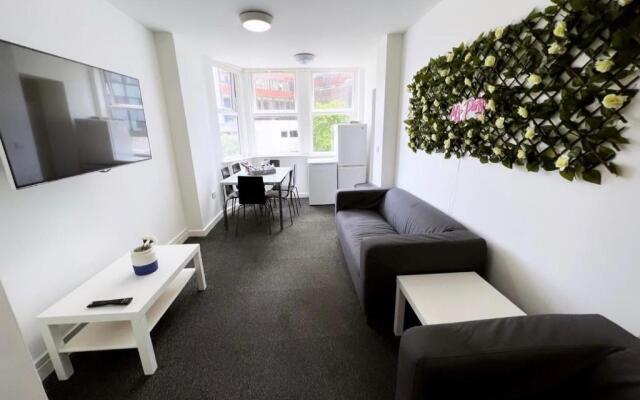 Bournemouth Town Centre 6 Double Bed Apartment