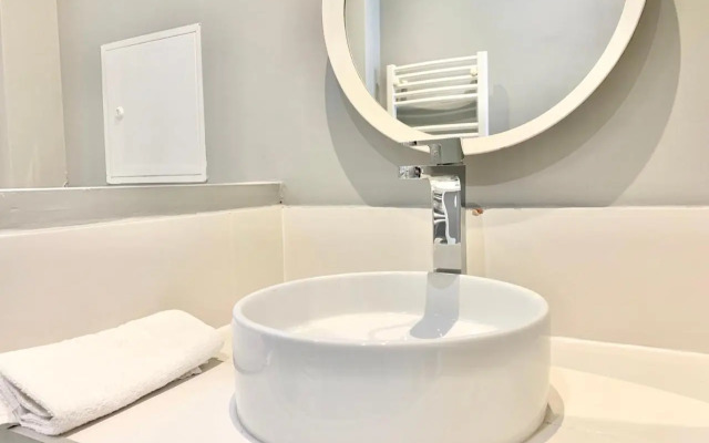 Large studio quiet & luminous Near GEM & station #G4