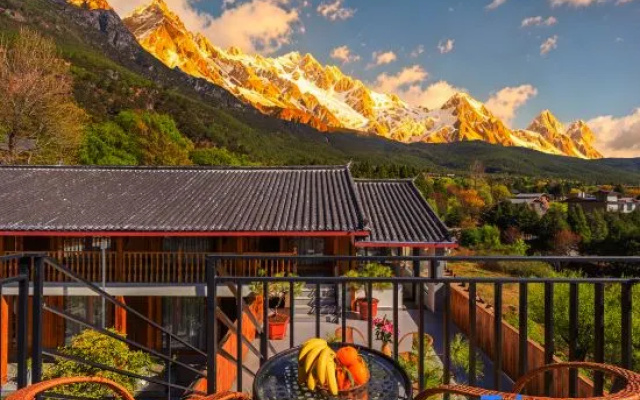 Weijianshan Homestay – Outside – Lijiang