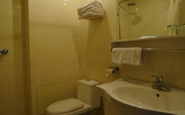 Xingrui Chain Hotel（Xuchang Railway Station Datong）