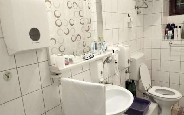 Hostel East-West