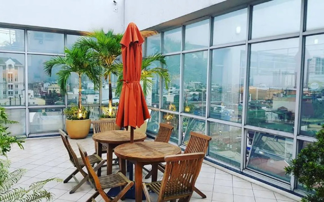 Herald Suites Solana