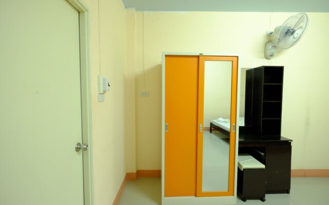 Baansetthanan Apartment