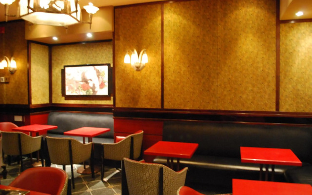 Washington Square Hotel