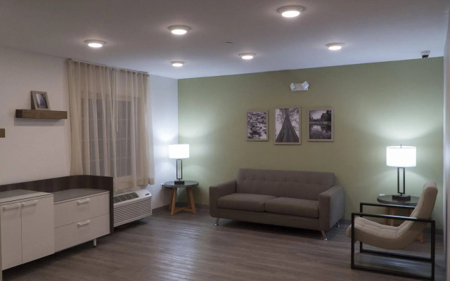 WoodSpring Suites Bakersfield East