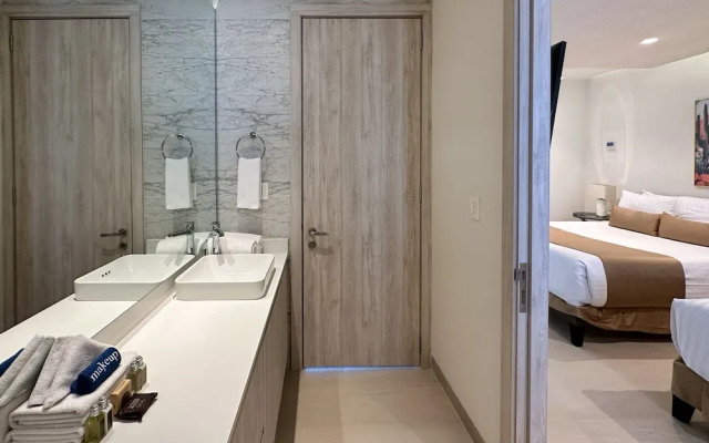 Has it all Beachfront Retreat With Stunning Views